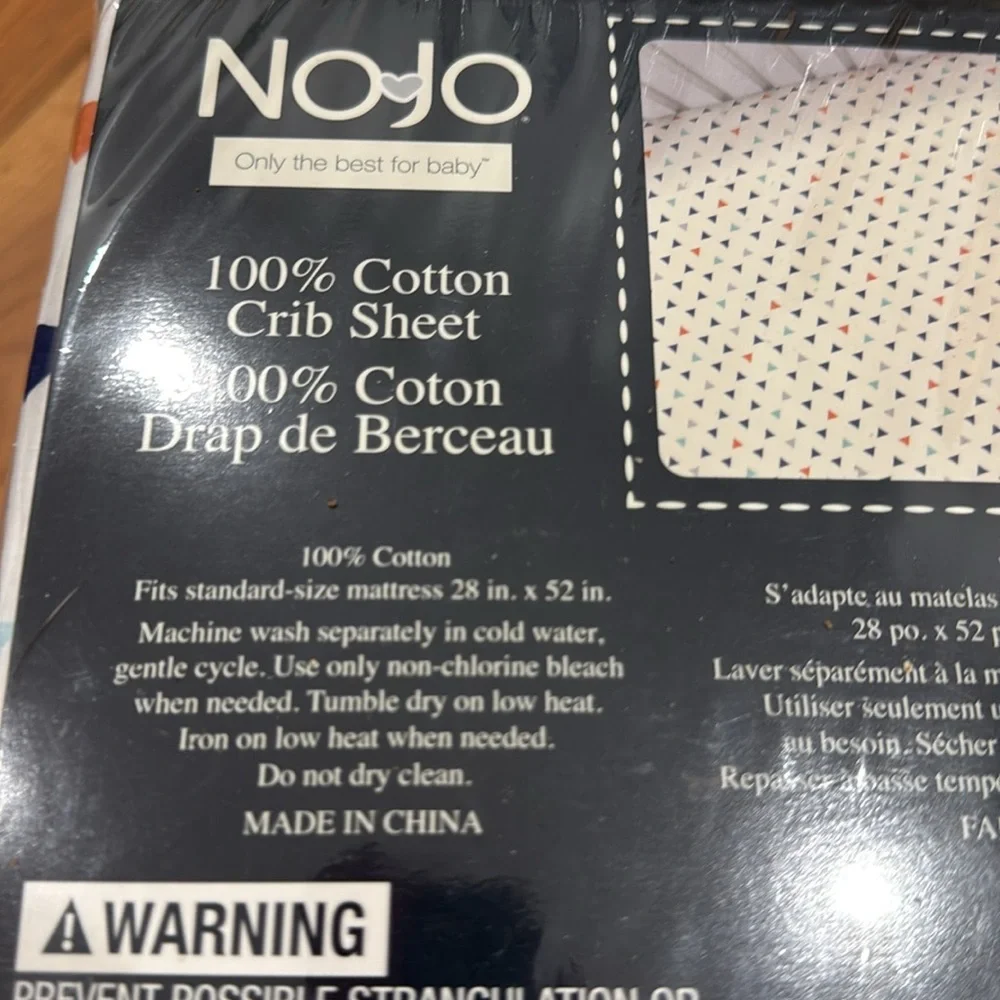 Modern Crib Sheet Triangle Pattern - Picture 5 of 5